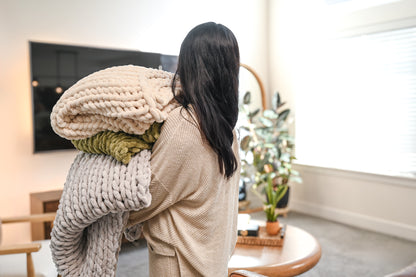 Willa and Belle 50"x60" Tighter Chunky Knit Throw Blanket